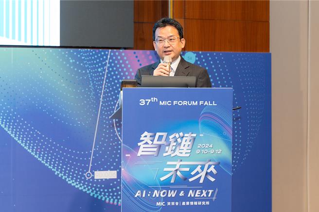 「记忆体价格回温」与「AI需求」两大成长动能，MIC产业顾问潘建光指出，台湾半导体到2025年整体产值将达到5.52兆。(MIC提供)