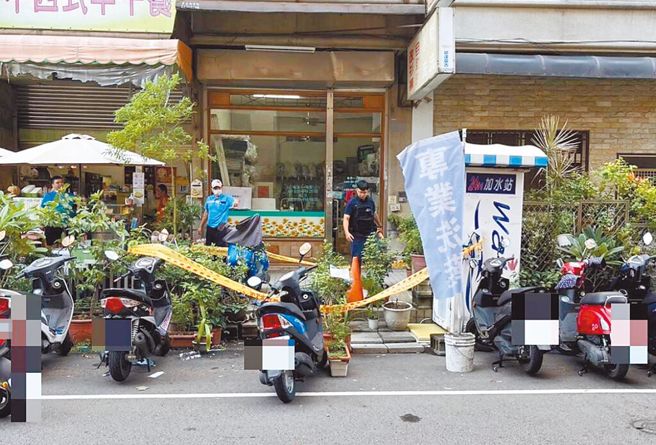台中北屯区1栋大楼10日上午传出离奇坠楼案件，1名男子从高楼坠落砸到停放在人行道的机车、花圃，当场无呼吸心跳。（民眾提供／冯惠宜台中传真）