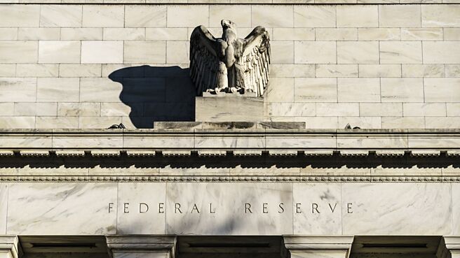 美國聯準會9月降息幾成定局，債市多頭格局可望確立，帶動投資人持有債券ETF的意願。圖／美聯社