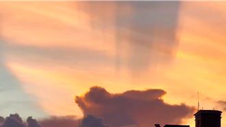 台东霞光染橘夜空 奇景美如极光 专家曝常见时间点