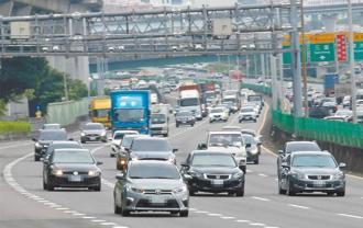 周末國五恐有車輛回堵 中秋天候不穩 高公局籲注意行車距離