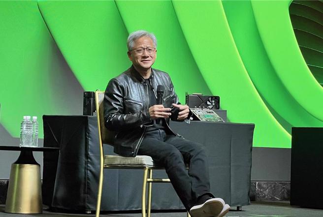 黄仁勋主动透露，虽曾想把订单转给其他供应商，但如此可能导致产品品质下降，凸显出台积电的难以取代。(图/中时报系资料照)