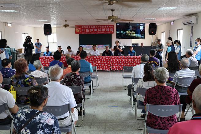 後龍鎮中和社區關懷據點12日啟用，成為苗栗縣第221個據點。（謝明俊攝）