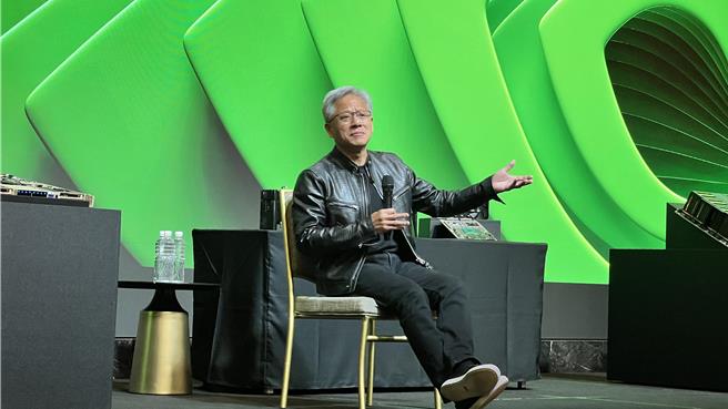 輝達創辦人暨執行長黃仁勳在高盛的技術會議上，表示Blackwell需求強勁，將加速生產，並在第4季至明年出貨。（圖／報系資料照）