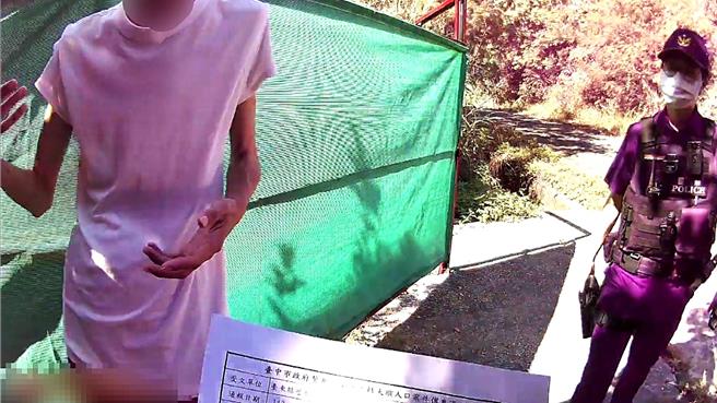 台中市80歲徐姓老母親尋子25年，台東縣關山警察分局接獲通報，鎖定海岸山脈山區某道場，順利尋獲出家修行的男子。（關山警察分局提供／蕭嘉蕙台東傳真）