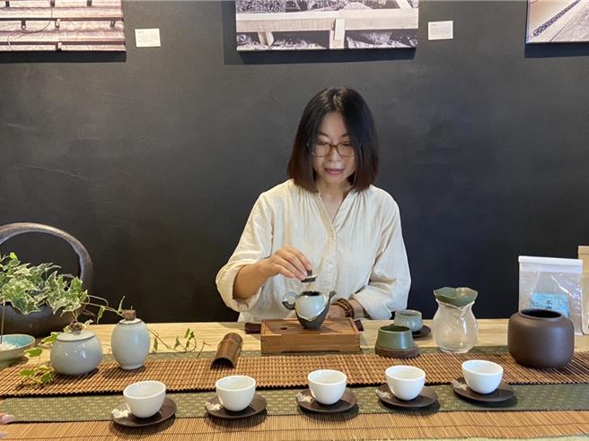 2024世界綠茶大賽成績11日出爐，花蓮縣富里鄉林淑慧（Sora天空小舖）以「春和白茶」榮獲金賞獎。（花蓮縣政府提供／王志偉花蓮傳真）