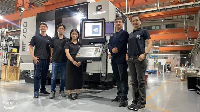 東海大學攜手百德機械與超數科技首創AI孿生技術，開發工具機的第二大腦，推動AI技術與工具機產業的深度融合與應用。(照片/東海大學提供)