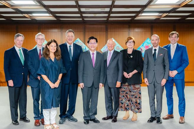 外交部長林佳龍昨日接見美國智庫史丹福大學胡佛研究所訪團一行。（取自林佳龍臉書）