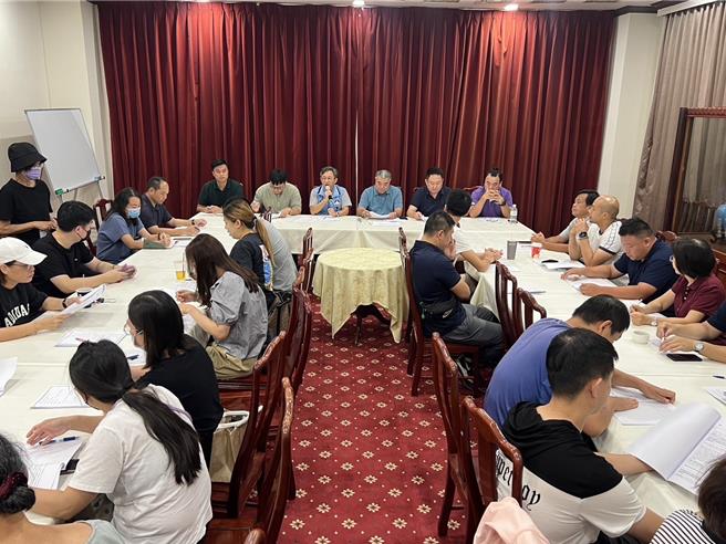 金门县政府为应陆客开放积极检视与推展相关业务，11日再邀地区旅游业者代表共商陆客来金接待之旅游品质问题。(图／金门县政府提供)