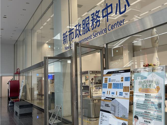 台中市议员张家铵抨击，截至今年9月，台中市共18万多户提出租金补贴申请，其中却有约2万人因未补件遭退件。（张家铵提供）