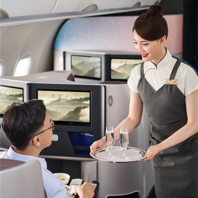 华航商务舱提供优质服务。（华航提供）