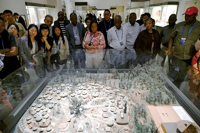 大陸各地「文博熱」升溫，面對供需失衡挑戰，如何在有限資源下，提供遊客對深度文化體驗的需求尤為重要。（中新社）