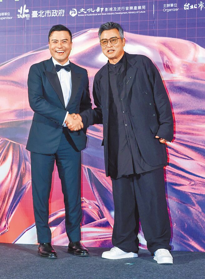 李銘忠（左）與哥哥李銘順一起角逐金鐘獎迷你劇集男主角獎。（資料照片）