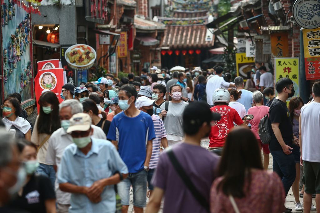 台灣人愛講「4個字」 德國妹來台玩有樣學樣爽吃霸王餐：明年要再來