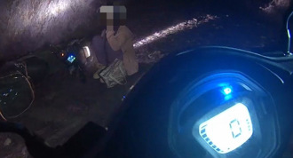 不是被魔神仔牽走 正妹騎士被狗追嚇壞！暖警來了好心安