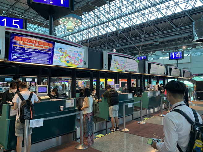 疫后观光快速復甦，以喜爱出国旅游闻名于世的台湾，今年国人出国旅游热潮依然不减。杨文琪摄影