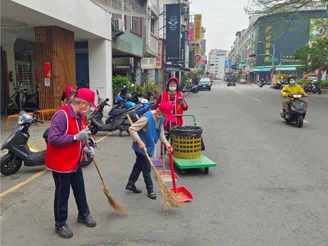 高雄市前鎮區盛興里一名婦人前年里長選舉時辱罵李姓候選人，被告公然侮辱獲判無罪。（翻攝前鎮區盛興里臉書圖片／郭良傑高雄傳真）