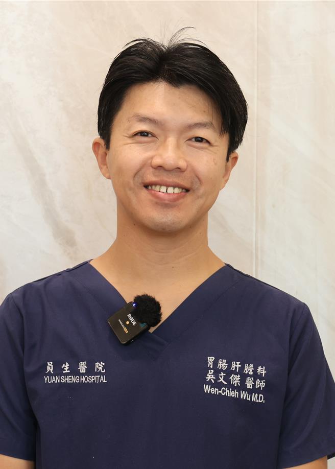 员荣医院胃食道逆流中心主任吴文杰指出，对难治型胃食道逆流患者，当药物治疗无效或病人病情严重时，可考虑内视镜或手术治疗。（员荣医院提供／叶静美彰化传真）