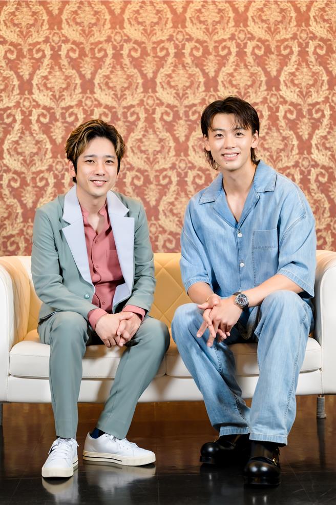 二宫和也（左）与竹内凉真难忘台湾粉丝的热情。（大鸿艺术提供）