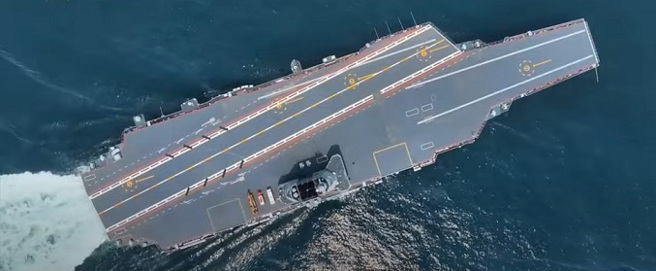 大陆福建号航母。(图/截自《淬火》宣传片)