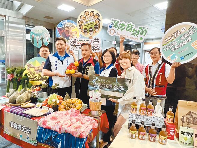 2024南投溫泉季活動大使李懿（前排右一）行銷限定輕旅行，埔里溫泉季暨健行9月28日打頭陣，北港溪溫泉嘉年華、東埔溫泉季接續登場。（楊靜茹攝）