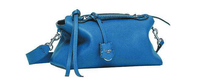 FENDI Selleria缝线工艺By The Way（中），8万6000元。（FENDI提供）