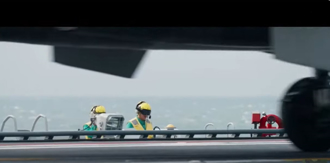 影》新舰载机上航母！陆片尾小秀试飞