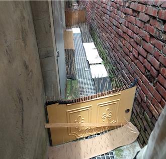 野貓氾濫！民眾放尖刺陷阱遭愛貓人抗議     南市動保處要求移除