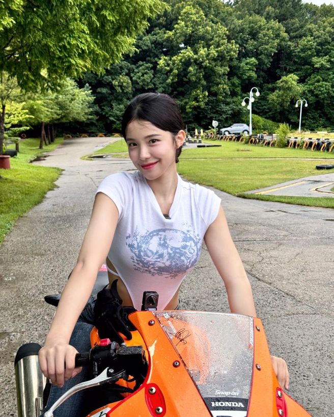 李多慧捐给花莲30万，竟被部分韩网友指责背叛祖国。（图／IG@le_dahye）