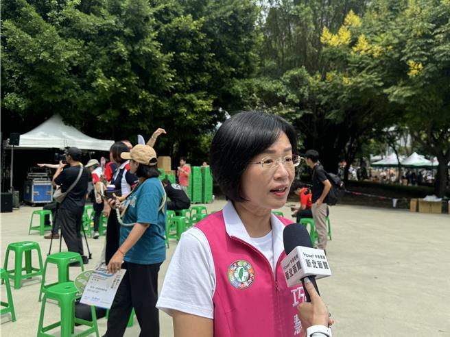 一名不明身分的大陆籍男子今（14）日上午搭乘橡皮艇闯入新北市林口区后坑溪出海口，立法委员苏巧慧被问及此事表示，这不是第一起事件，是不是有「相关的人士」会有这样的做法，要深入了解。（柯毓庭摄）