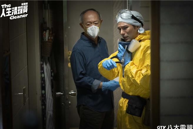 凤小岳（右）、金士杰因为剧情感到揪心。（八大提供）