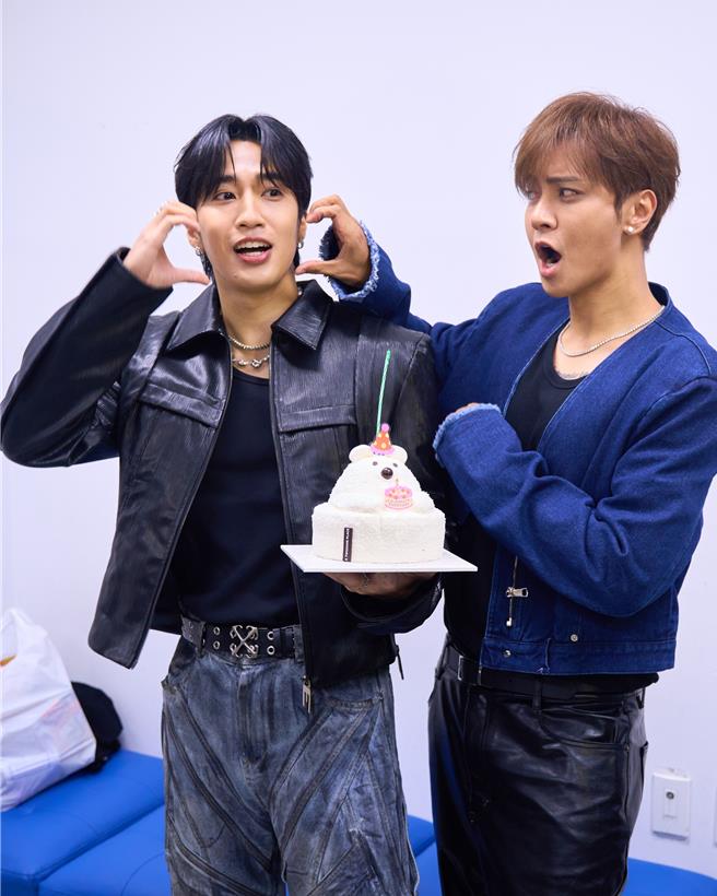 羅志祥、婁峻碩近來首次搭檔成男團選秀《SCOOL》導師，日前替婁峻碩歡慶生日。（天空娛樂提供）