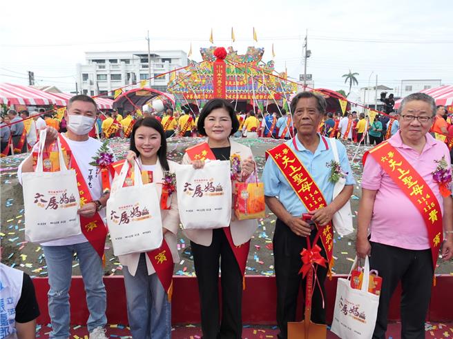 国家重要民俗「云林六房妈过炉」，2025至2026年轮值股为土库股，14日在云林县土库镇举办红坛新建工程动土典礼。炉主表示寻觅红坛位址过程相当神奇，冥冥之中有如神助。（张朝欣摄）