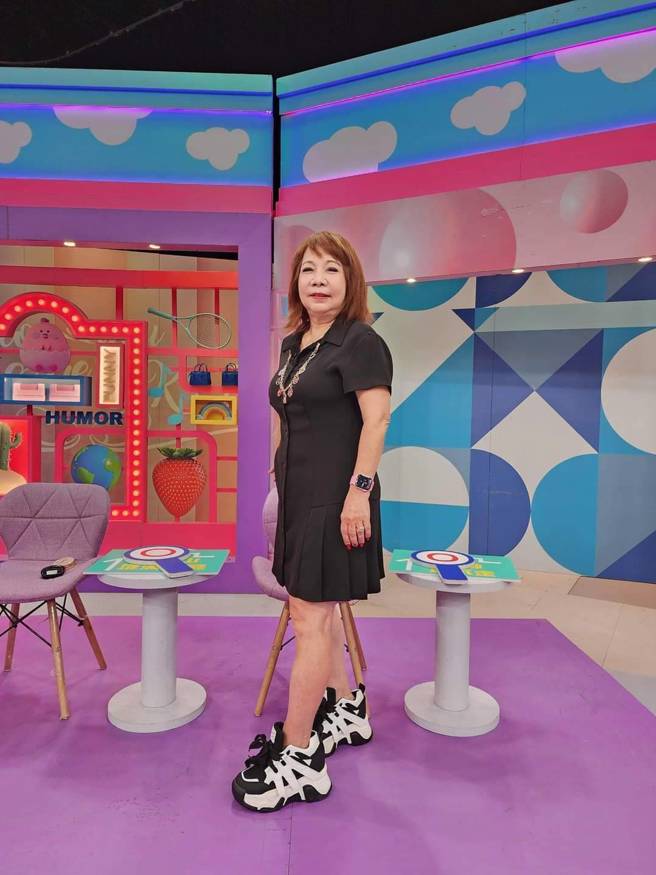 萁媽終於解決法令紋的困擾，手術後第四天就上節目了。(萁媽瘋語錄)