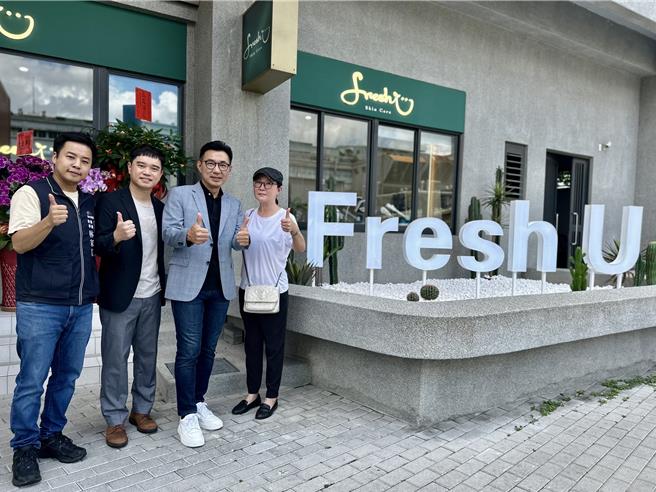 立法院副院長江啟臣揭幕啟用移工宿舍。（江啟臣辦公室提供／李京昇台中傳真）