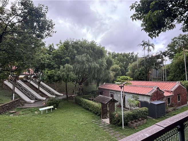 据交通部观光署公布2024年上半年统计桃园市最受欢迎的旅游景点，「中坜老街溪步道」吸引501万人次，高于341万人次的大溪老城区。（廖姮玥摄）