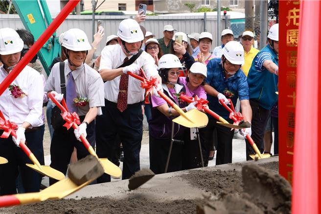 玛喜乐社福基金会方舟园区14日举办动土暨开工典礼。（玛喜乐社福基金会提供／孙英哲彰化传真）