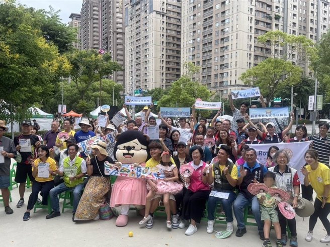 第五届树林三峡北大社区「疯北大儿童上街趣」今（14）日在新北市三峡区盛大登场。（柯毓庭摄）