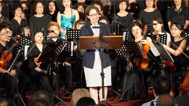 副总统萧美琴对于首度参与黄家古厝中秋音乐会感到高兴。（宝智华摄）