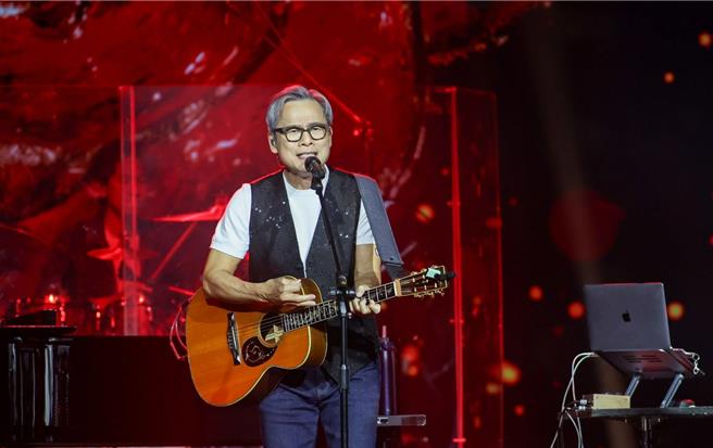 罗大佑14日在北流全新场馆「Legacy TERA」开唱。（罗永铭摄）