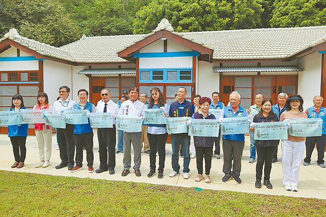 苗栗縣公館鄉出磺坑是全台首座油井，至今仍有油氣出產，苗栗縣政府文觀局申請文化部補助經費7千萬元，復原舊有13號宿舍。（謝明俊攝）