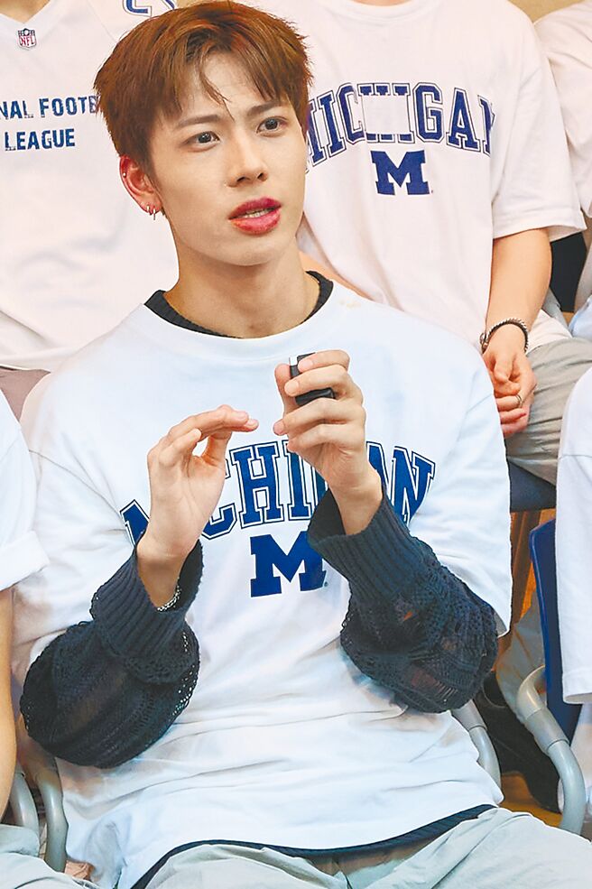 選手陳柏佑外型帥氣，被封為「小王嘉爾」。（天空娛樂提供）