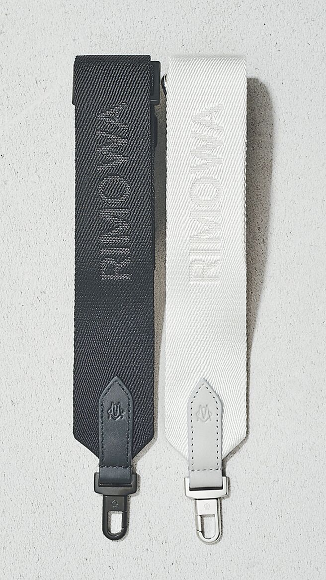 可供斜背或肩背使用的肩帶。（RIMOWA提供）