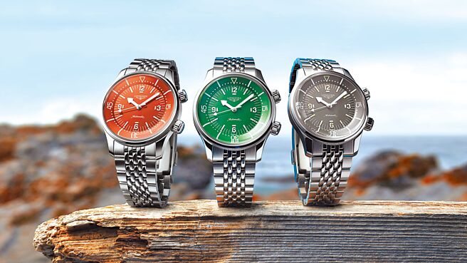 浪琴表全新登场的Legend Diver潜水表，新增潮水绿、赤陶红与砾岩灰三色表盘款式，11万4700元。（Longines提供）