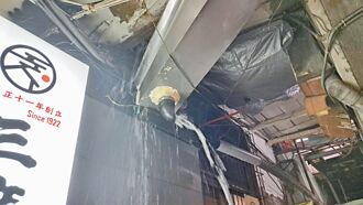 雨彈炸台中 第三市場天花板坍塌