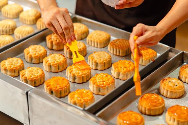 受经济復甦缓慢、消费力低迷等因素影响，今年香港的月饼销情不如预期。 （示意图:shutterstock/达志）