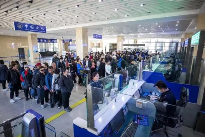 「在中國取得成功至關重要」，300家德企聯名致信德外長抱怨對華簽證問題。（人民日報）