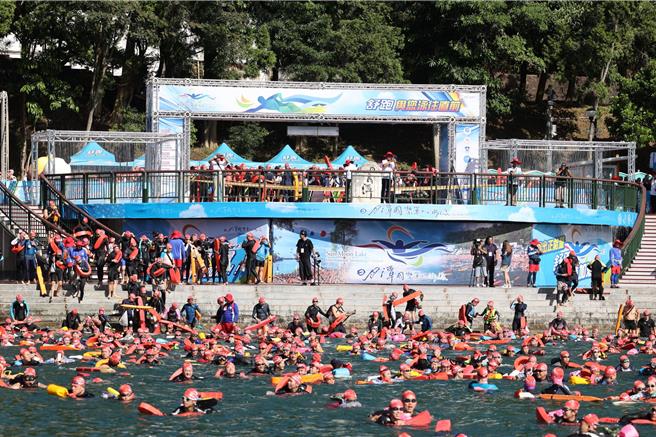 日月潭萬人泳渡今天登場，共有2萬2606人、1869個隊伍報名參加。（南投縣政府提供／李京昇南投傳真）