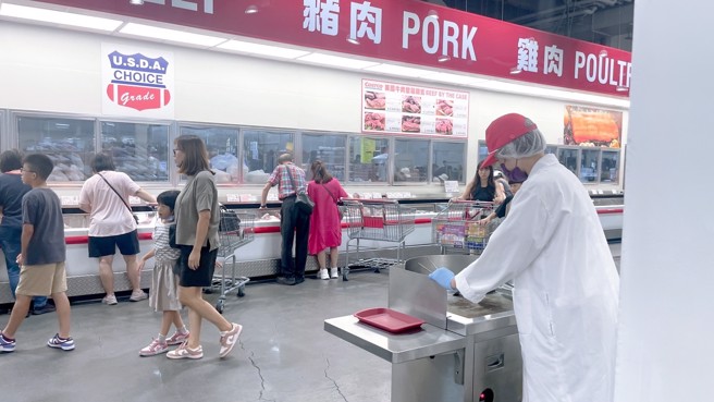 美食部落客近日逛好市多，发现白天和打烊前试吃的份量差很多。（图／示意图，记者杨雅婷摄影）