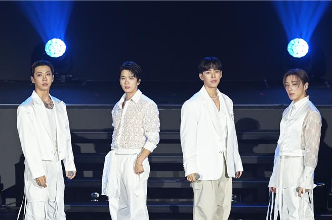 方容国（左起）、刘永才、郑大贤与文钟业暌违6年合体来台开唱。（SHOW Office提供）